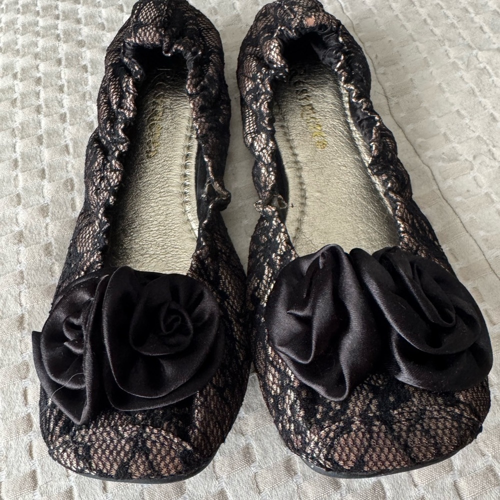 Restricted Brand Elasticized Ballet Flats with Roses